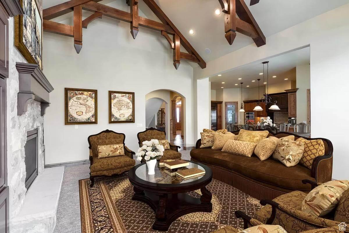 Marvel at the Timber Trusses in This Craftsman Living Room