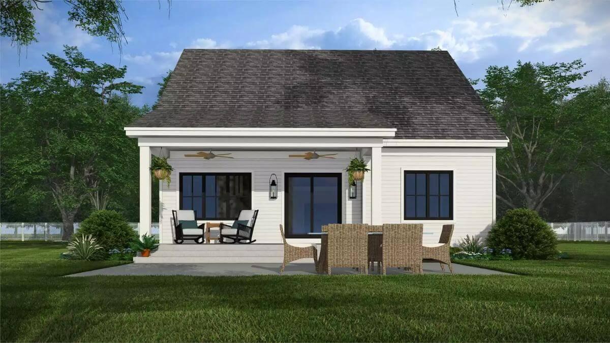 Charming Outdoor Retreat with a Craftsman Touch
