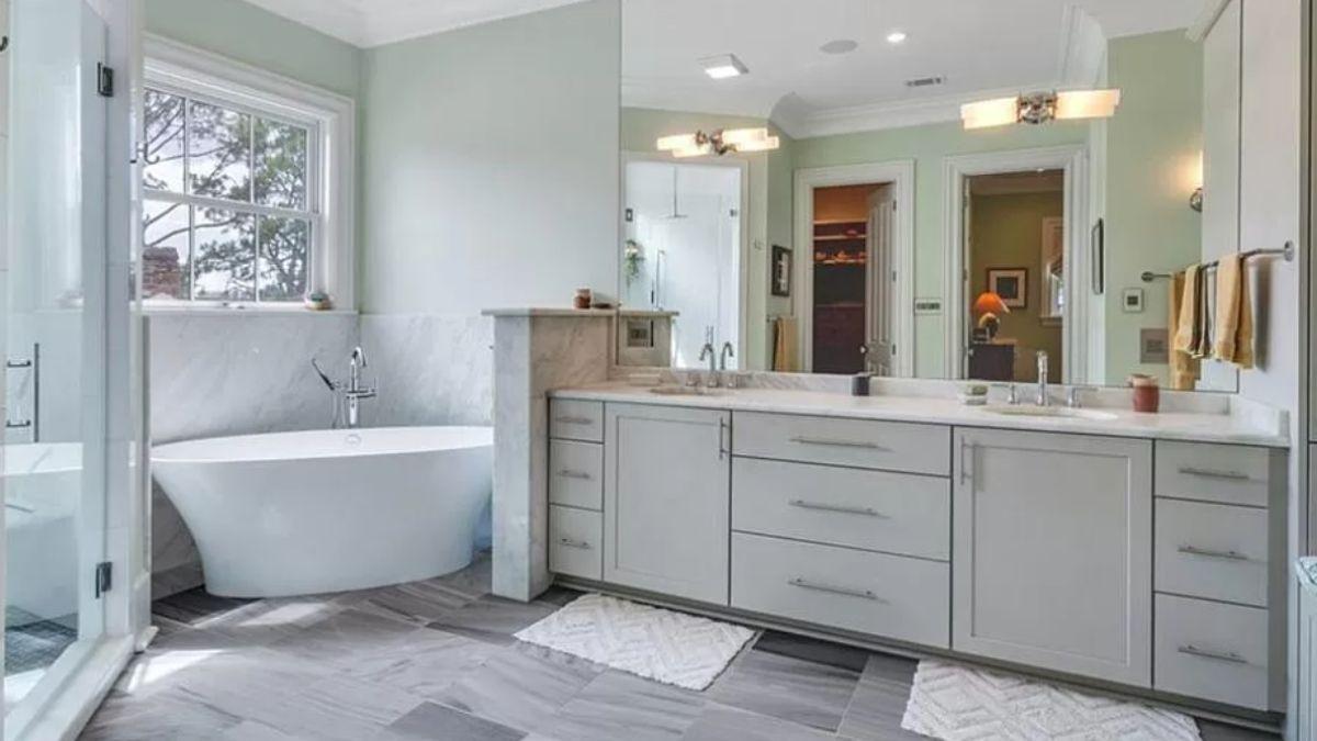 Wow, Discover the Freestanding Tub in This Serene Bathroom Retreat