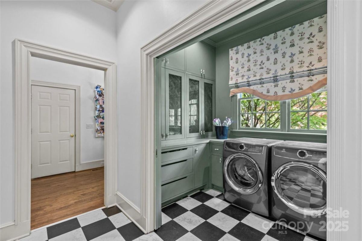 6,886 Sq. Ft. Mansion in Charlotte, NC ($4,600,000)