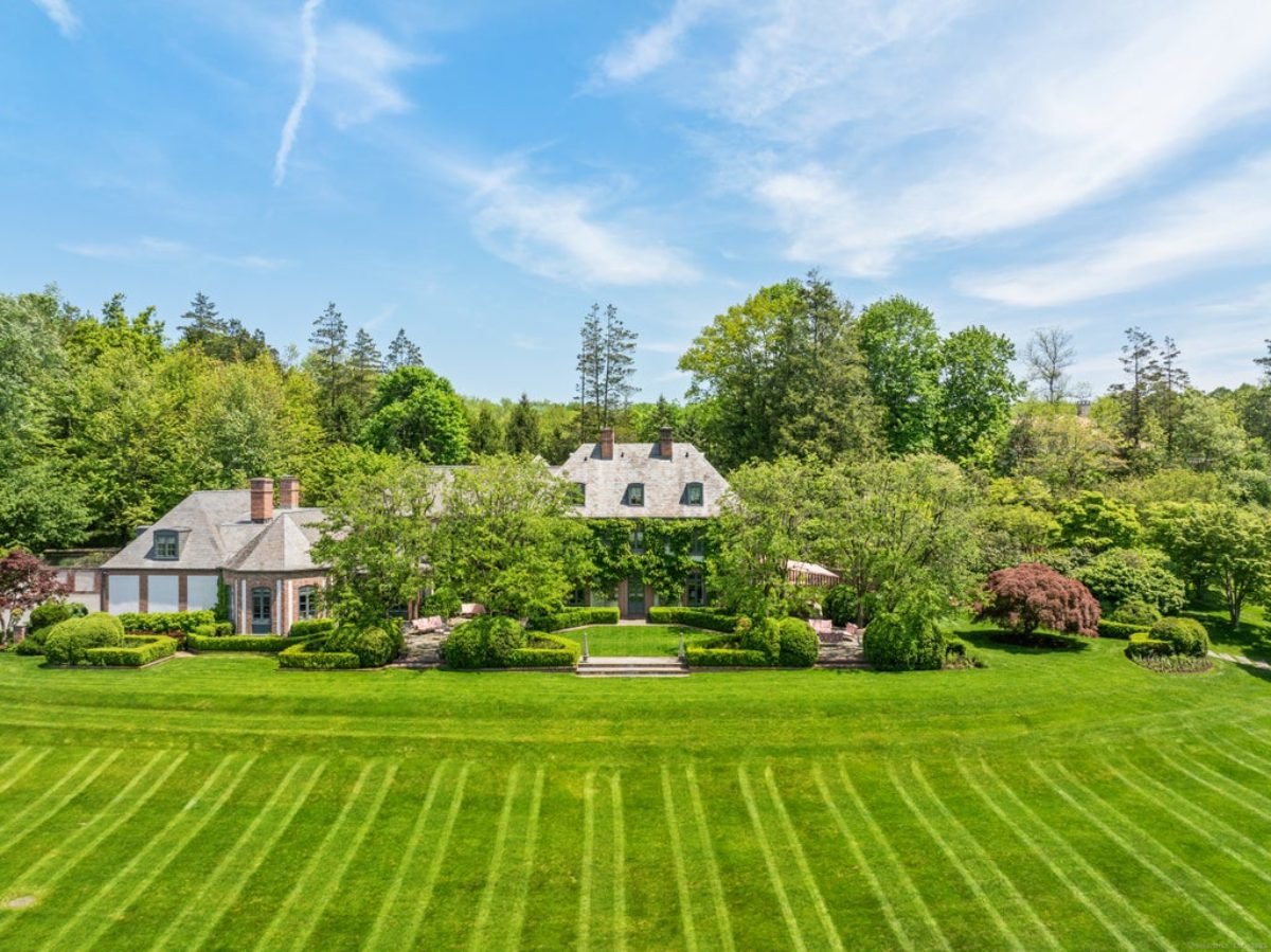 8,744 Sq. Ft. Mansion in Greenwich, CT ($8,750,000)
