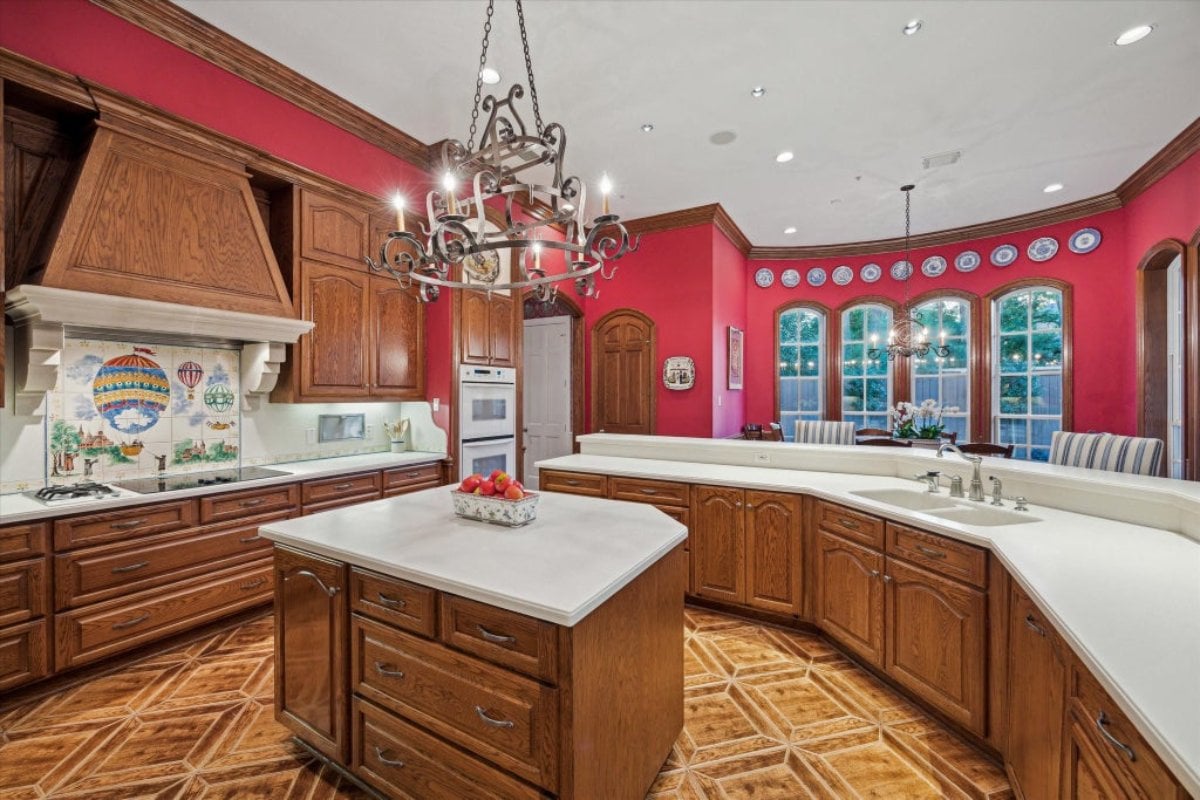 7,599 Sq. Ft. Mansion in Houston, TX ($4,250,000)