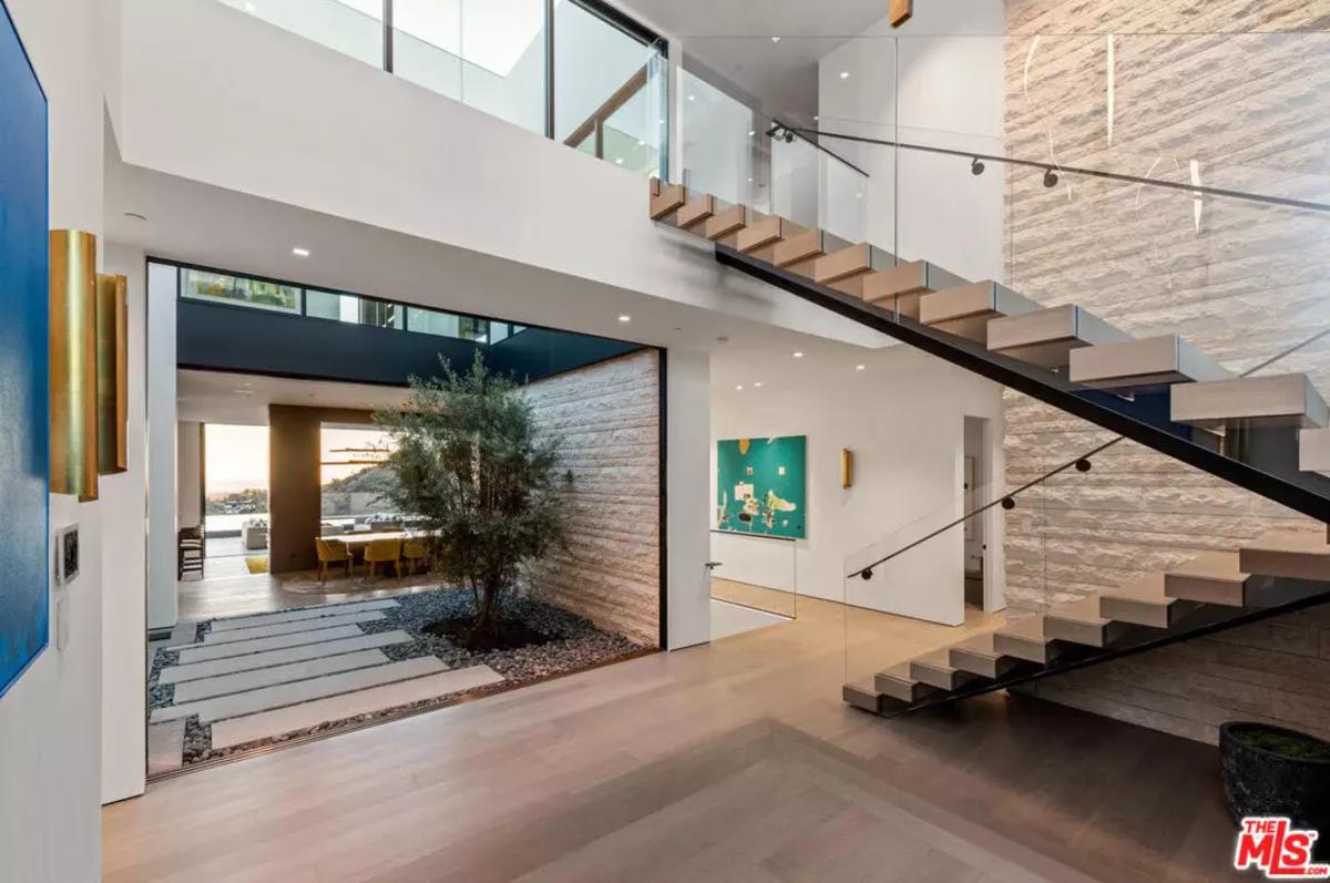 12,130 Sq. Ft. Mansion in Los Angeles, CA ($33,000,000)