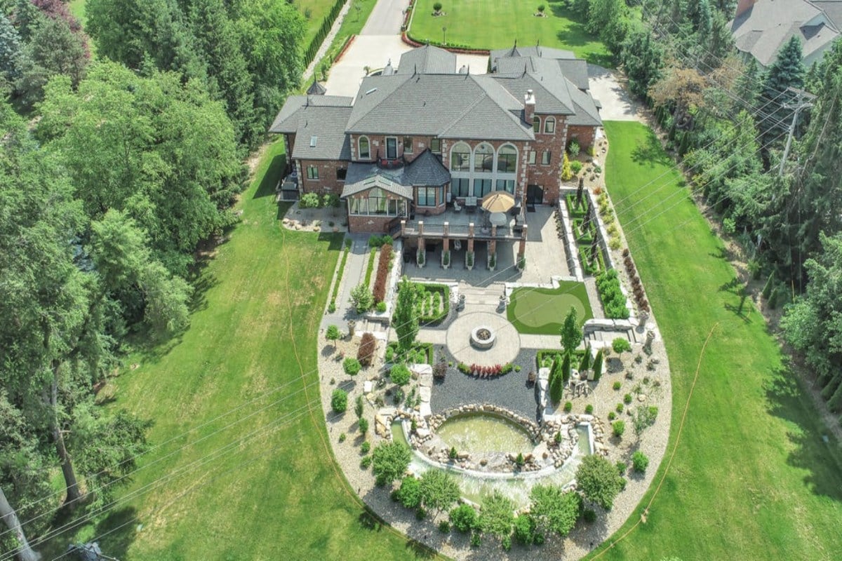 10,980 Sq. Ft. Mansion in Northville, MI ($3,999,000)