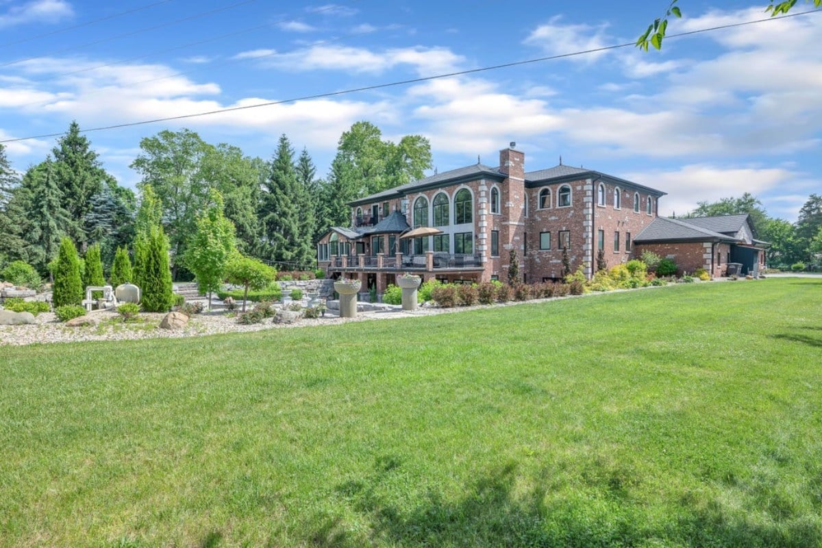 10,980 Sq. Ft. Mansion in Northville, MI ($3,999,000)