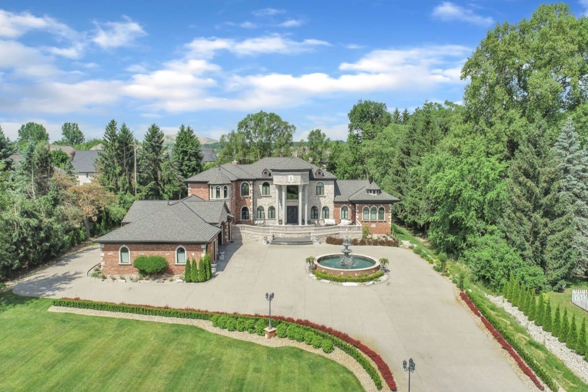 10,980 Sq. Ft. Mansion in Northville, MI ($3,999,000)