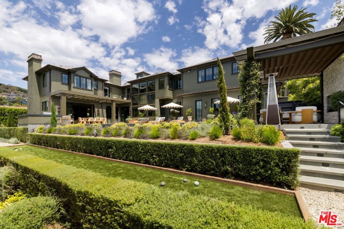 9,351 Sq. Ft. Mansion in Pacific Palisades, CA ($21,900,000)