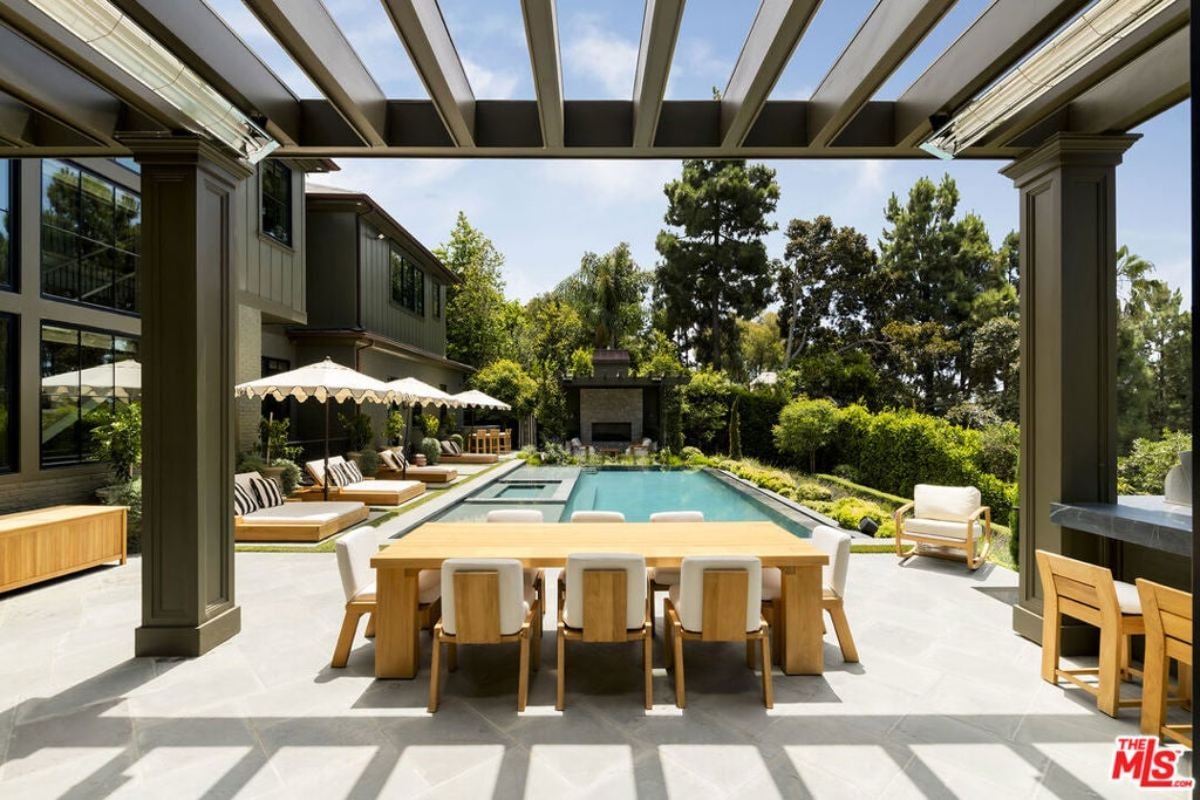 9,351 Sq. Ft. Mansion in Pacific Palisades, CA ($21,900,000)