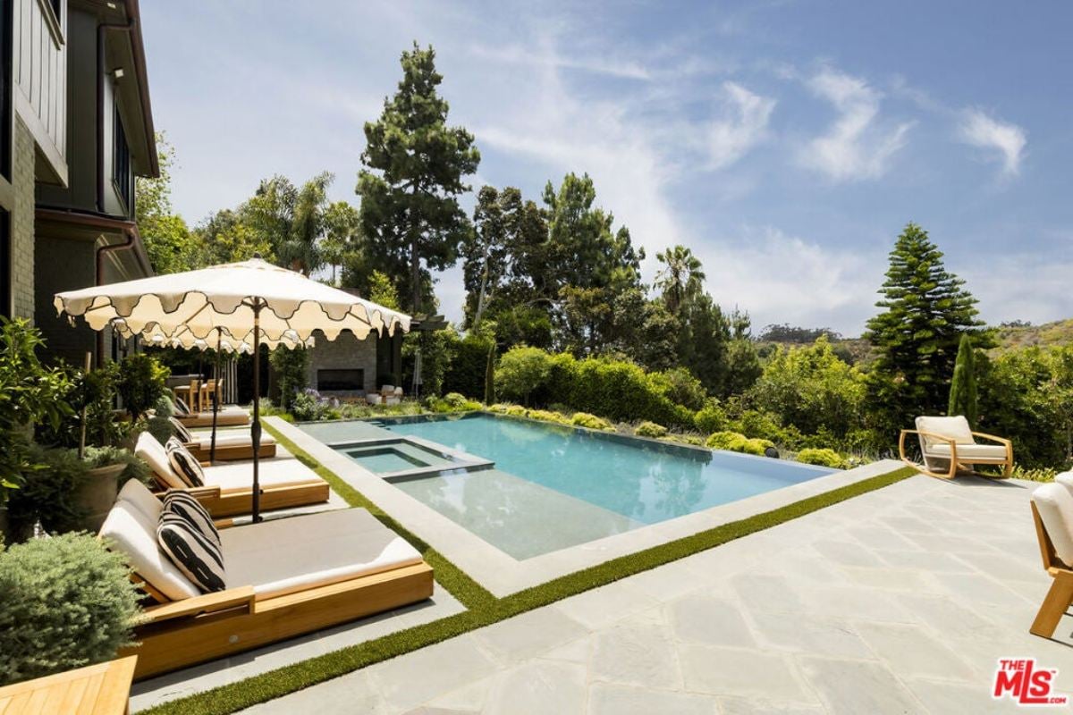9,351 Sq. Ft. Mansion in Pacific Palisades, CA ($21,900,000)