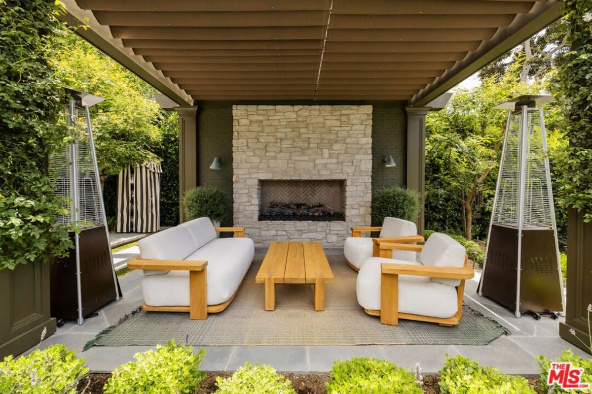 9,351 Sq. Ft. Mansion in Pacific Palisades, CA ($21,900,000)