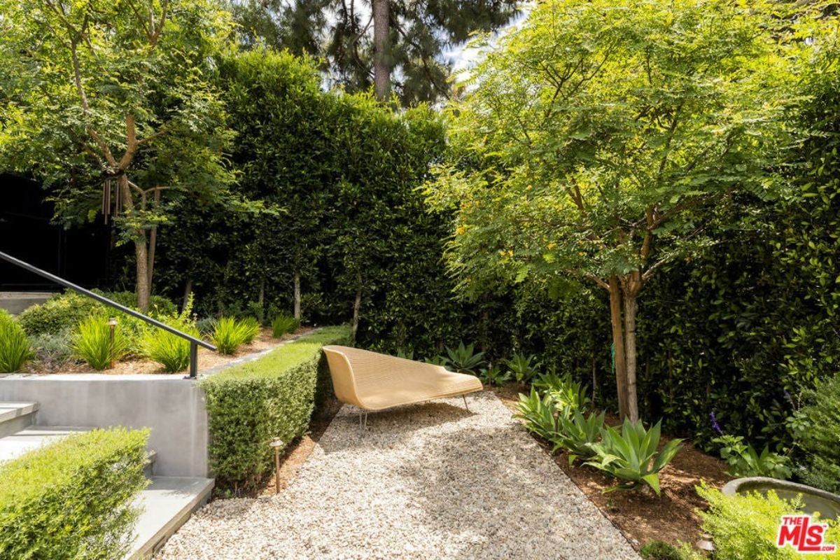 9,351 Sq. Ft. Mansion in Pacific Palisades, CA ($21,900,000)