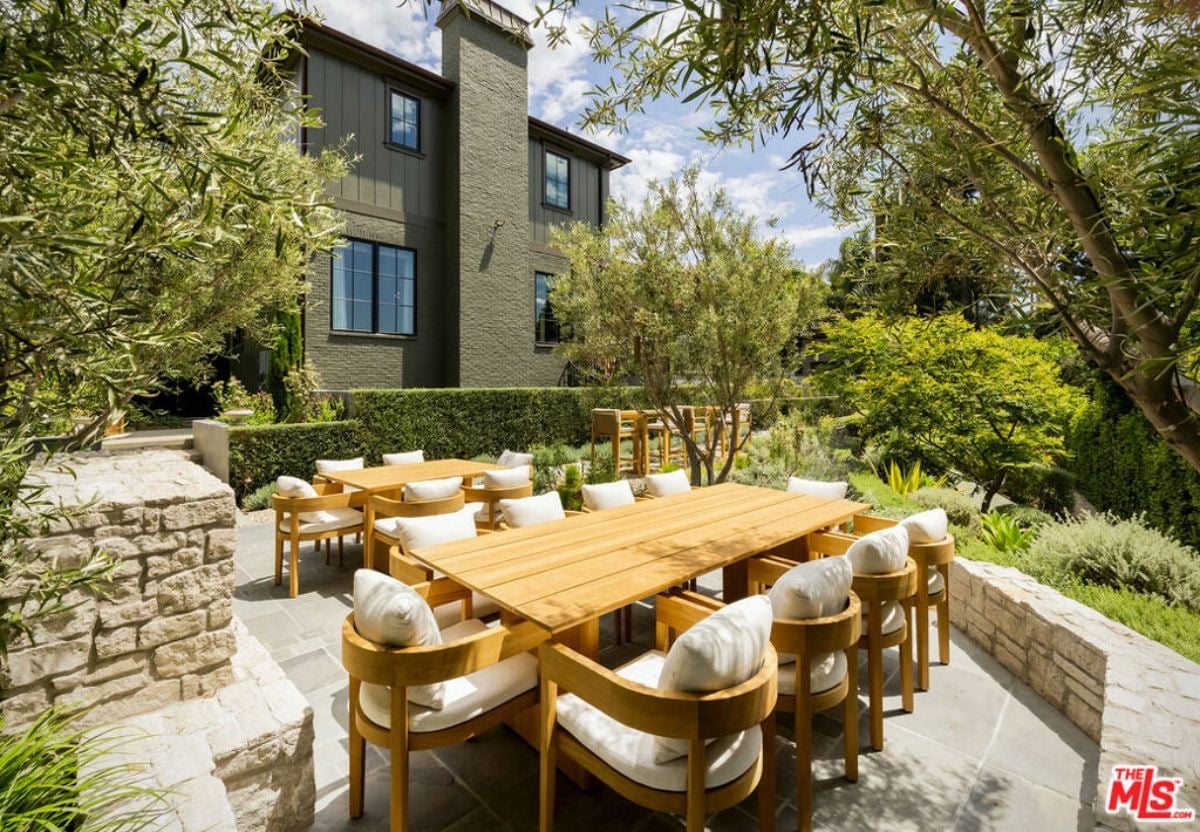 9,351 Sq. Ft. Mansion in Pacific Palisades, CA ($21,900,000)