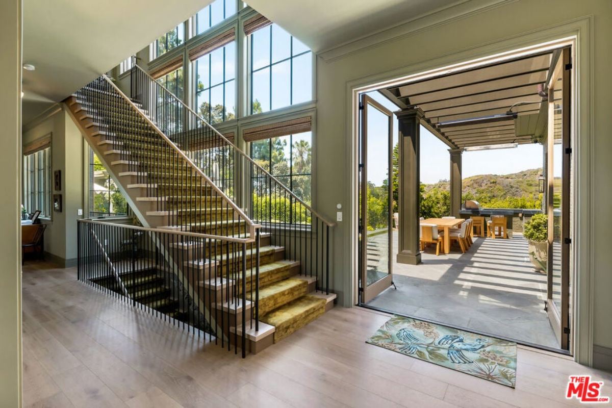9,351 Sq. Ft. Mansion in Pacific Palisades, CA ($21,900,000)