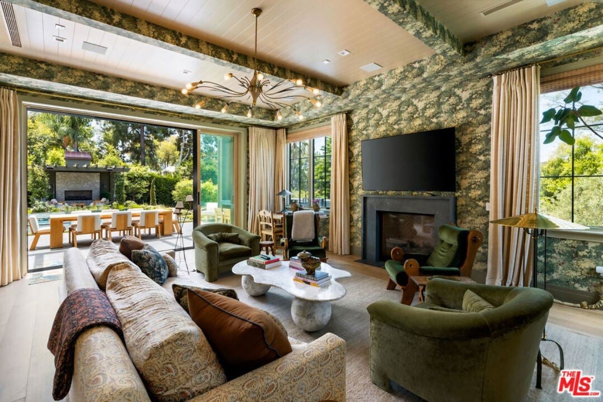 9,351 Sq. Ft. Mansion in Pacific Palisades, CA ($21,900,000)