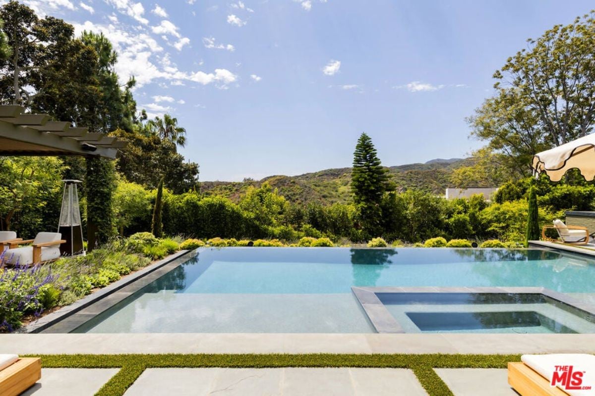 9,351 Sq. Ft. Mansion in Pacific Palisades, CA ($21,900,000)