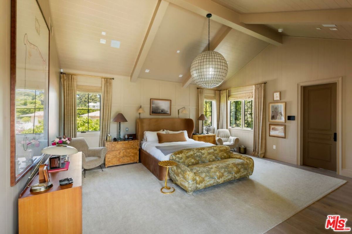 9,351 Sq. Ft. Mansion in Pacific Palisades, CA ($21,900,000)