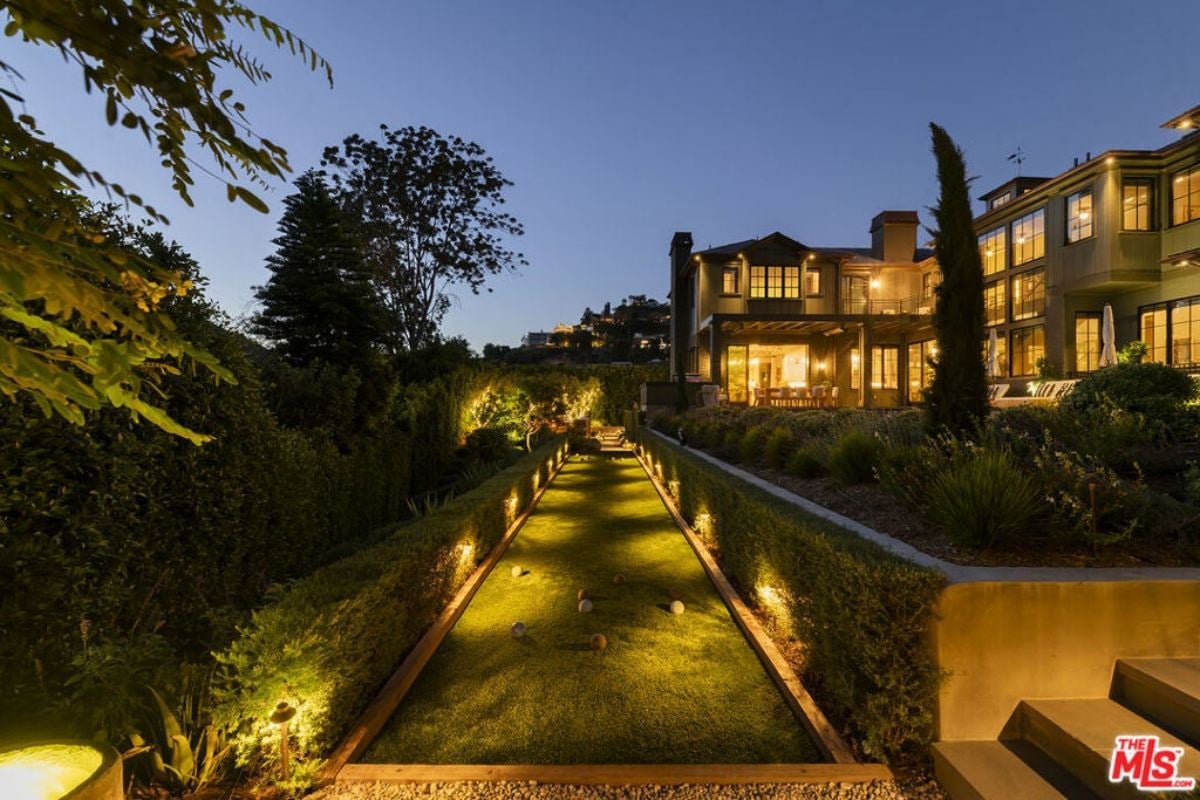 9,351 Sq. Ft. Mansion in Pacific Palisades, CA ($21,900,000)