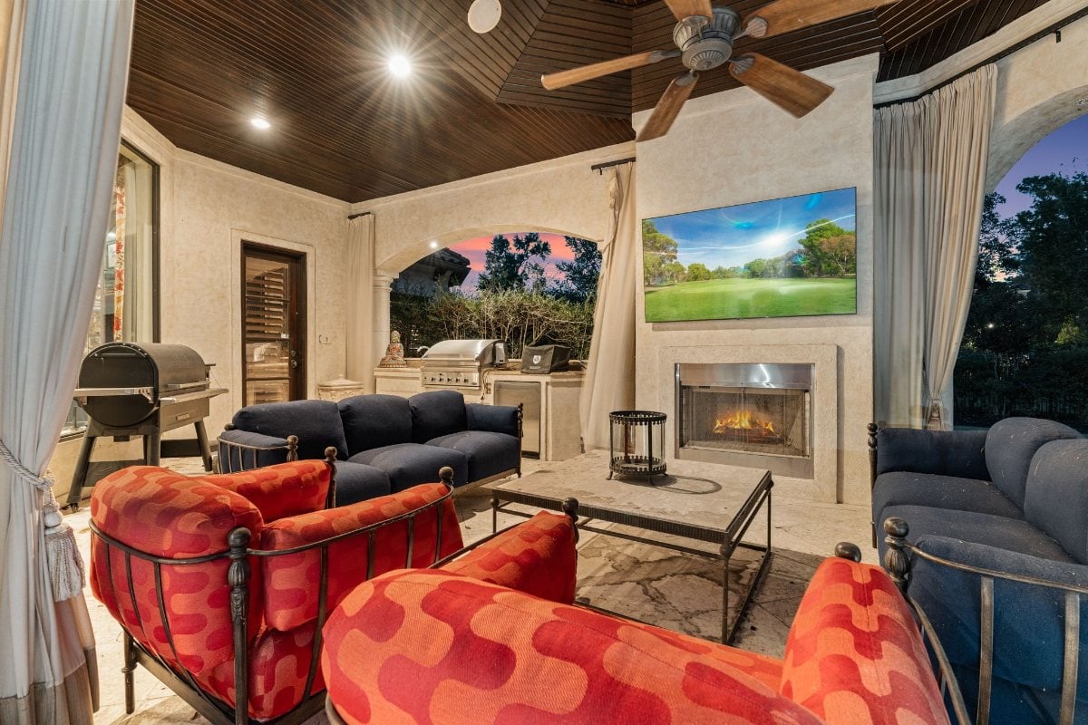 8,826 Sq. Ft. Mansion in The Woodlands, TX ($4,290,000)