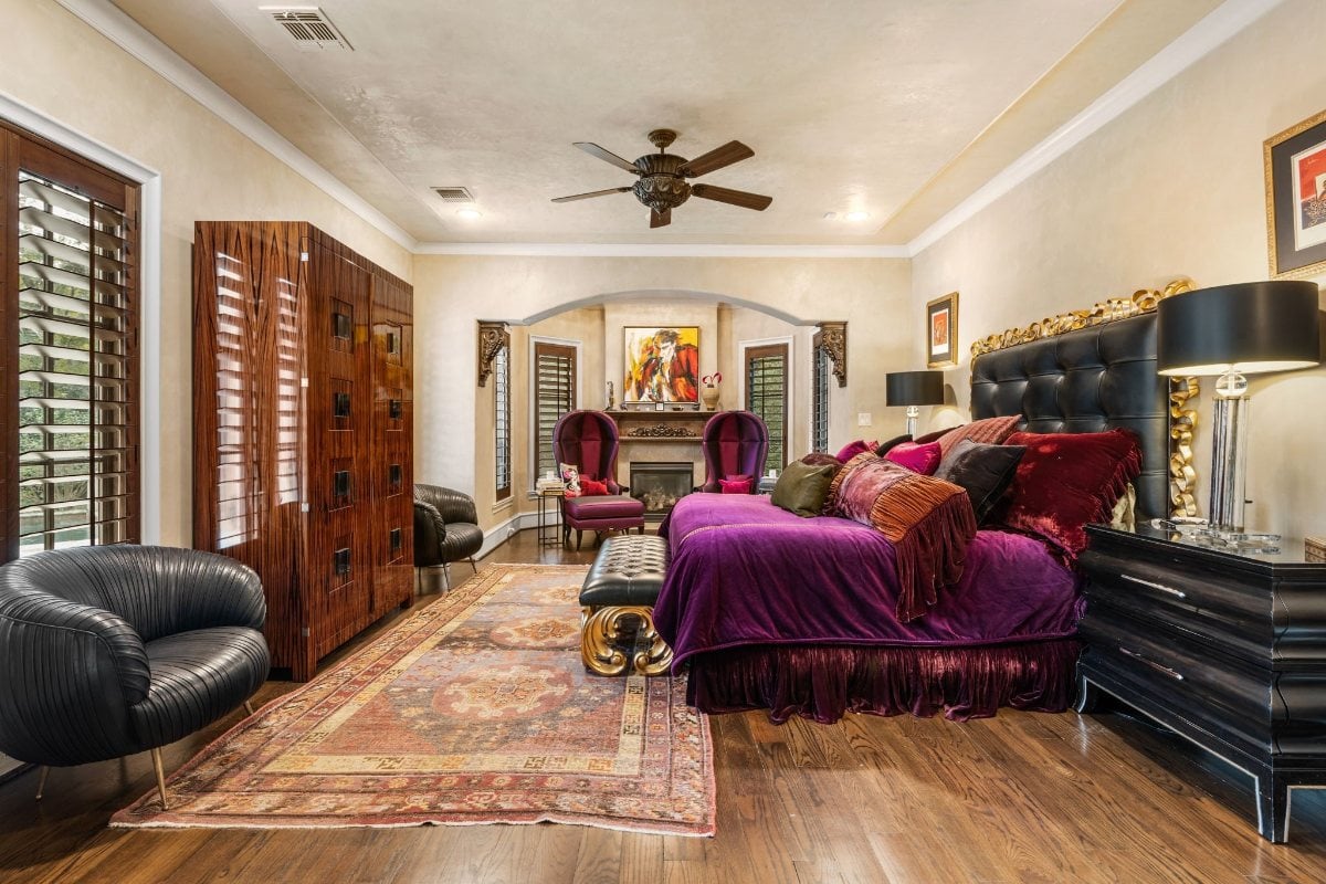 8,826 Sq. Ft. Mansion in The Woodlands, TX ($4,290,000)