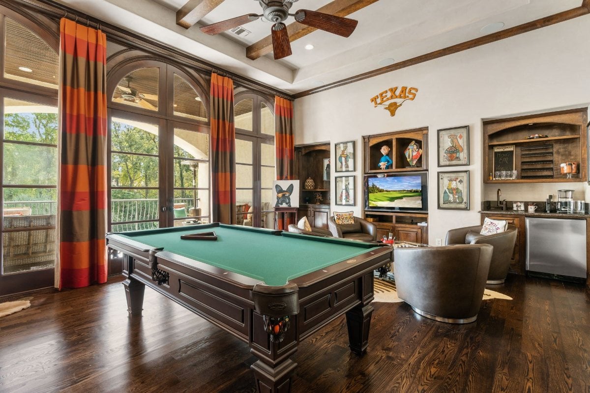 8,826 Sq. Ft. Mansion in The Woodlands, TX ($4,290,000)