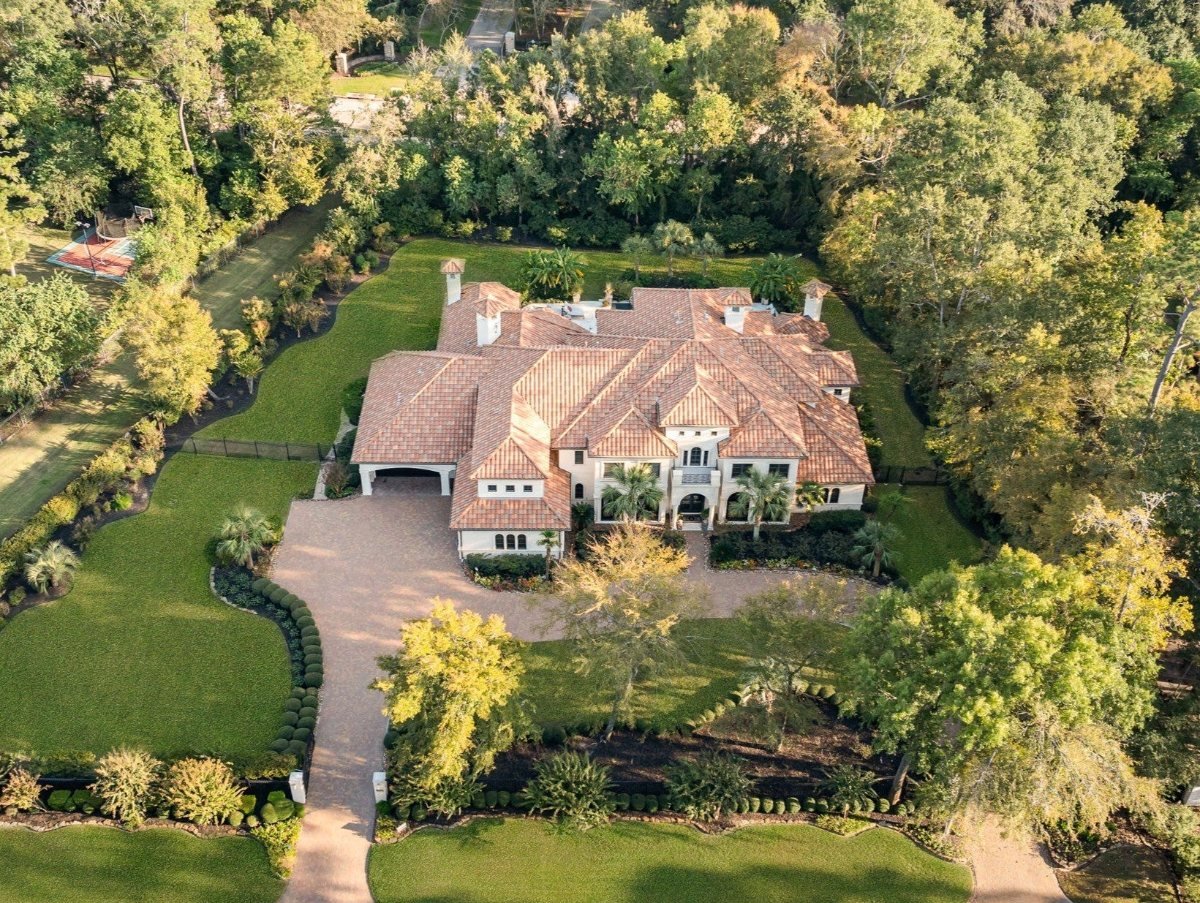 8,826 Sq. Ft. Mansion in The Woodlands, TX ($4,290,000)
