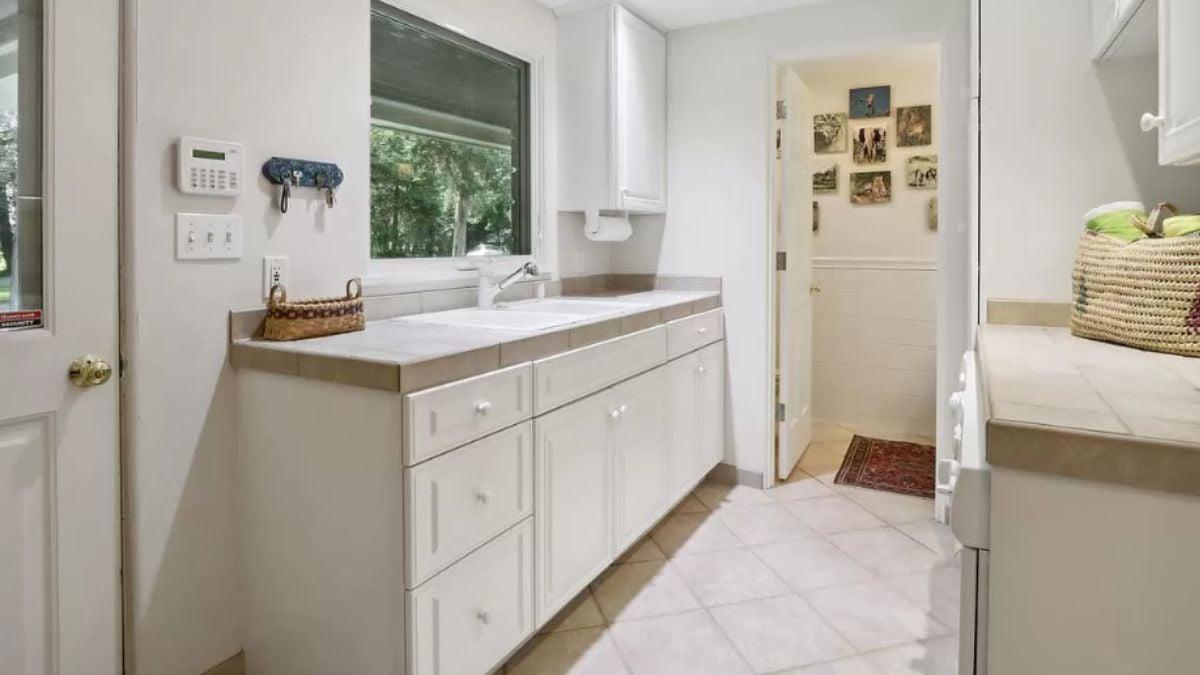 Discover the Practicality of This Light-Filled Laundry Room