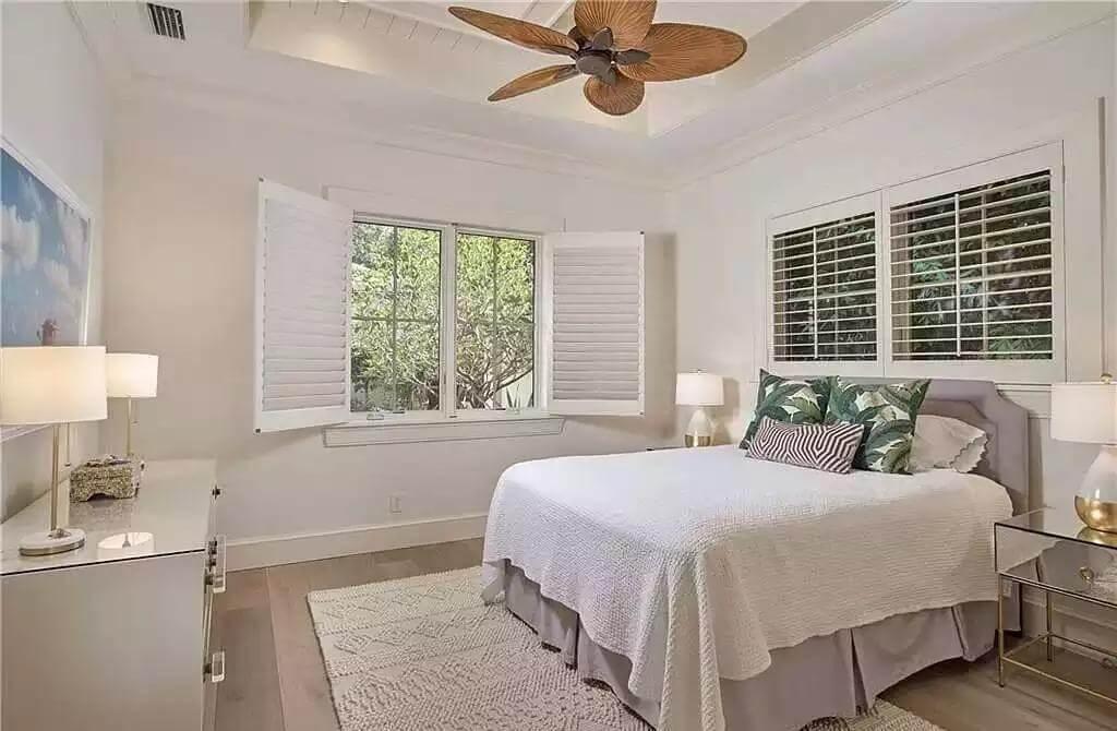 Feel the Breeze with This Bedroom