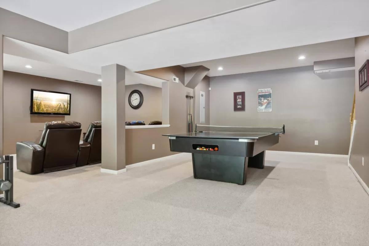 Relaxed Recreation Space with a Ping Pong Focus