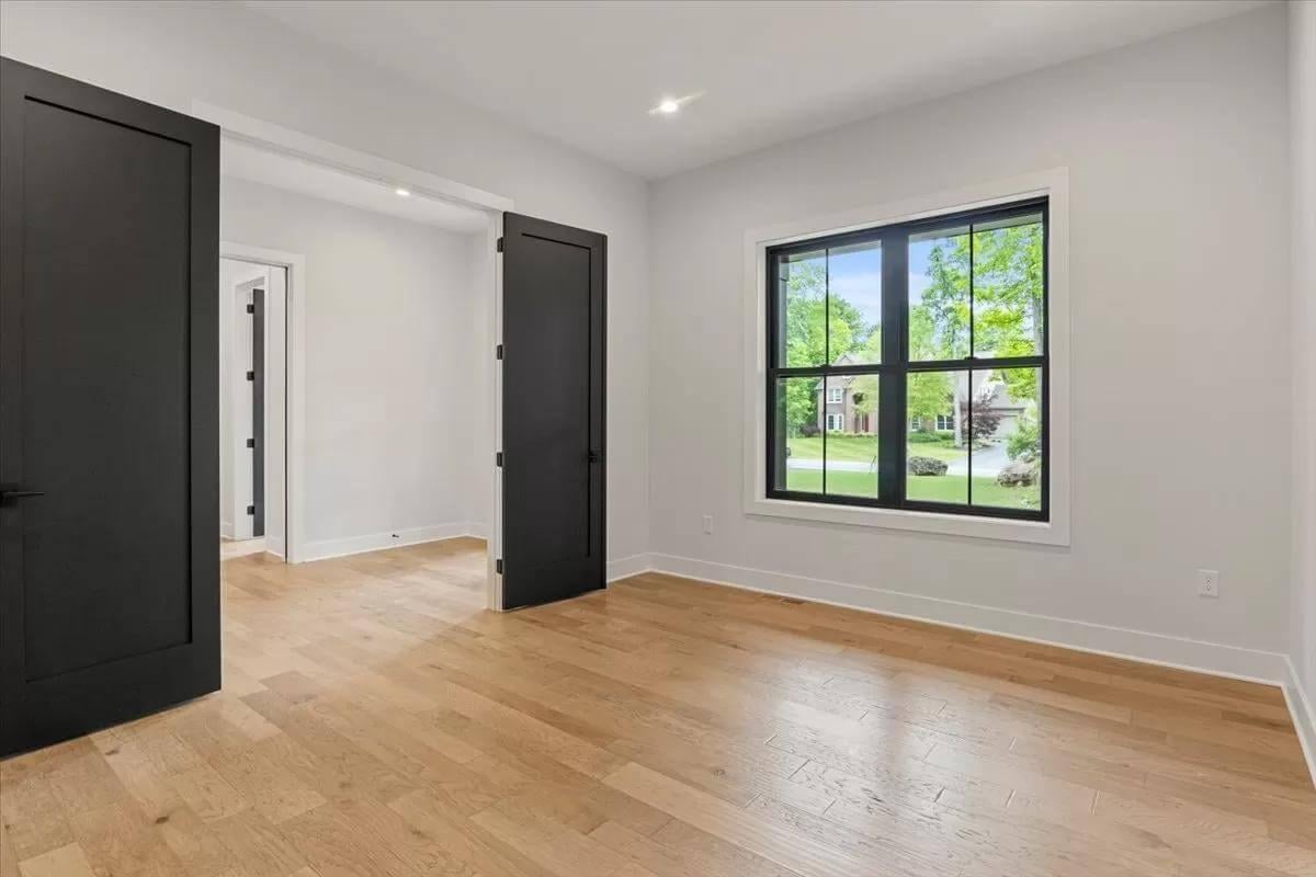 Modern Craftsmanship Shines in Simple Bedroom Design