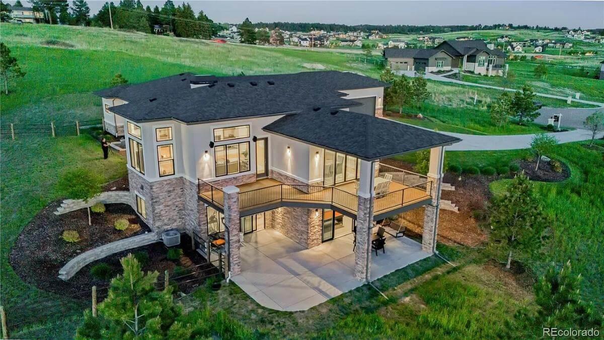 Look at the Two-Level Decking for Optimal Outdoor Enjoyment