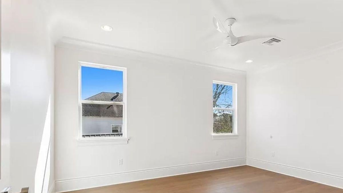 Simple Elegance with a Minimalist Ceiling Fan and Ample Light