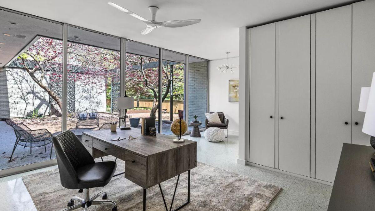 A Home Office Retreat with Floor-to-Ceiling Glass Views