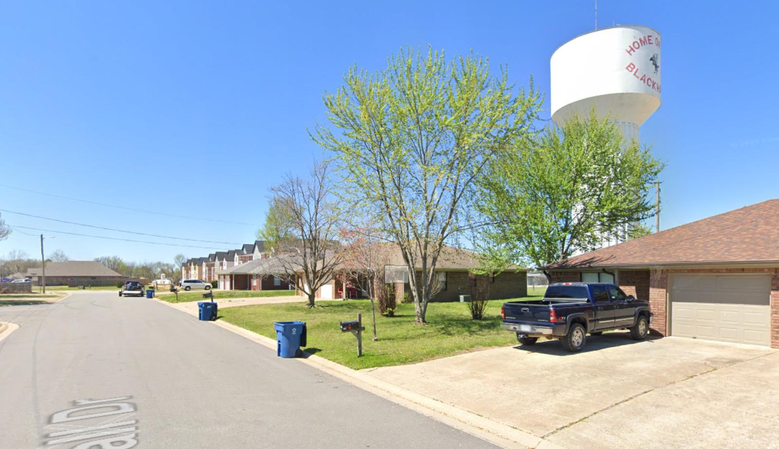 Pea Ridge Town Image