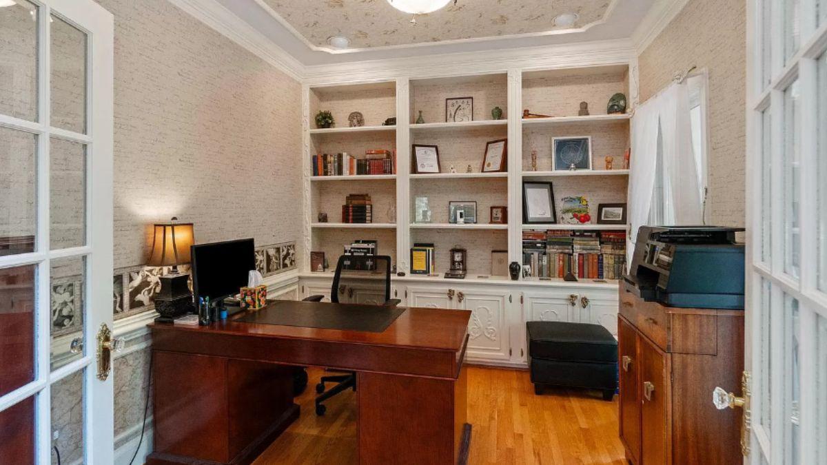 Check Out This Sophisticated Home Office with Built-In Shelves