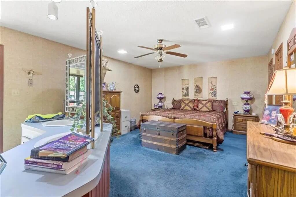 Bedroom