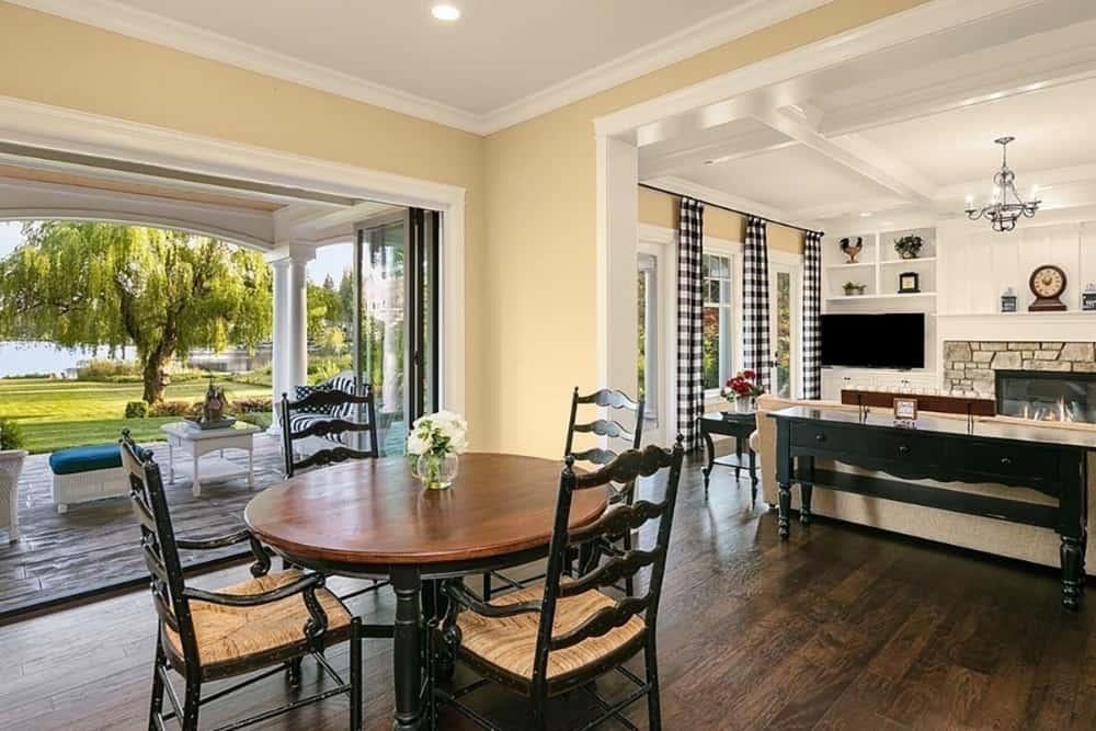 Experience Indoor-Outdoor Living with Expansive Glass Doors