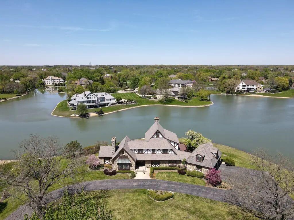 Here’s What $1 Million Will Get You For a House in Illinois (June 2025 - 10 Properties)