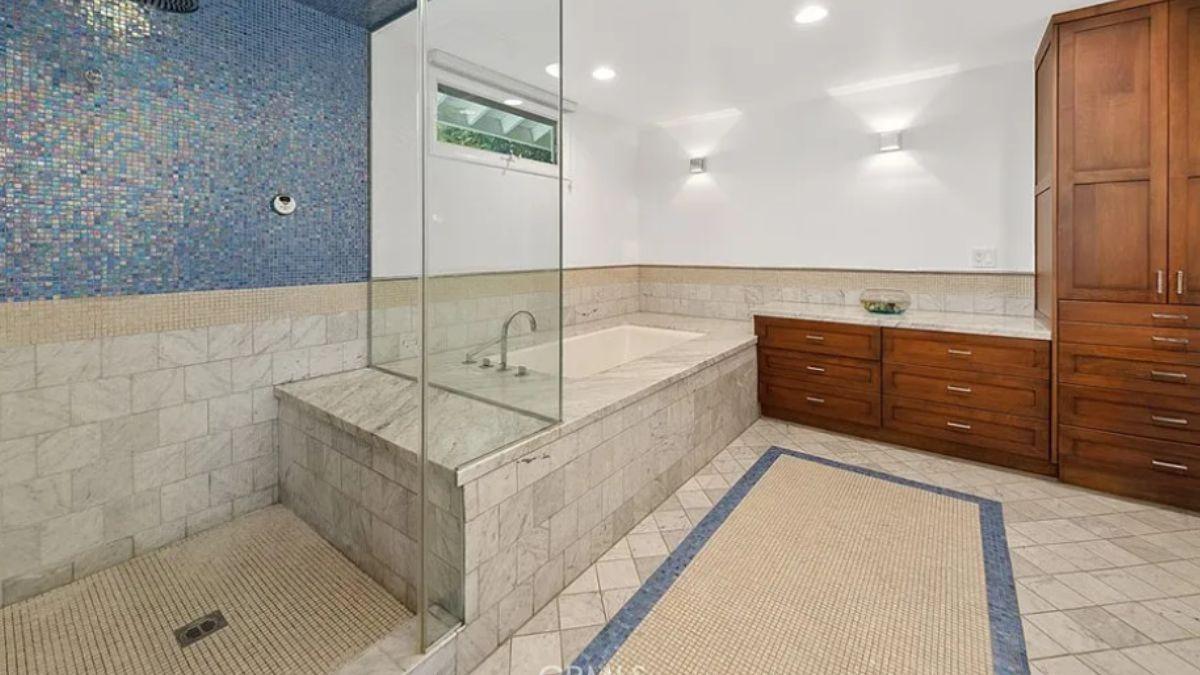 Spa-Like Bathroom with Mosaic Tile Accent Wall