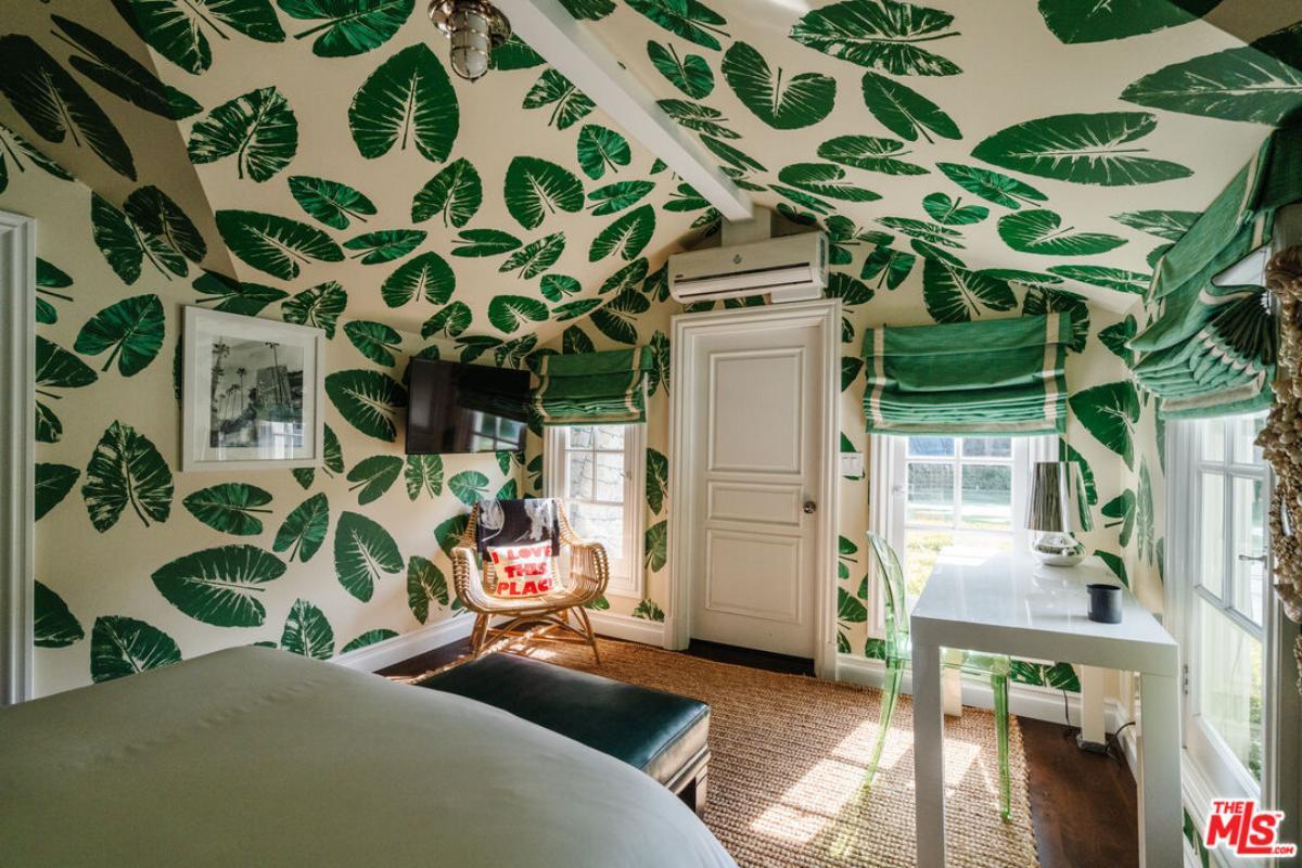 Tropical Getaway with Oversized Leaf Wallpaper—Look at Those Green Accents!