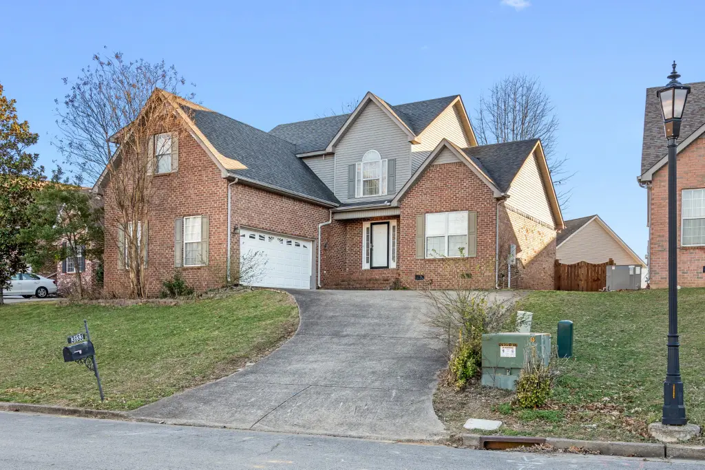 Traditional-Style 4-Bedroom Home with Bonus Room and Screened-In Back Porch (2,688 Sq. Ft. Floor Plan)