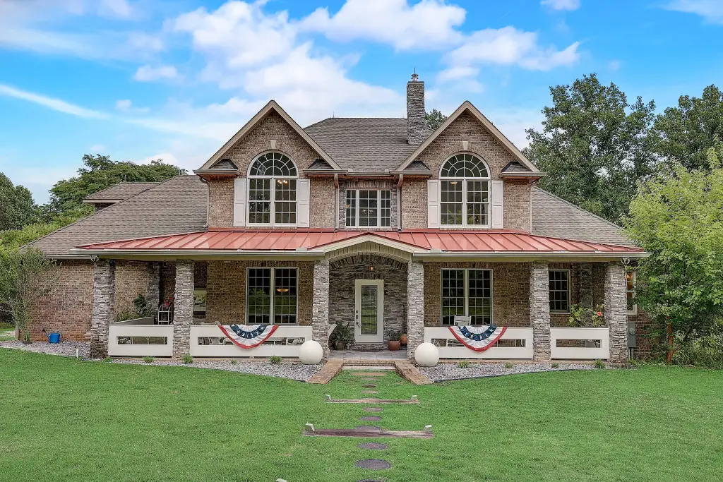 Traditional-Style 4-Bedroom Home with Front Porch and Screened Rear Porch and Rear Deck (5,769 Sq. Ft. Floor Plan)