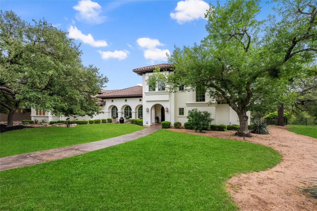 Mediterranean-Style 6-Bedroom Home with Wet Bar and Covered Patio (6,611 Sq. Ft. Floor Plan) 