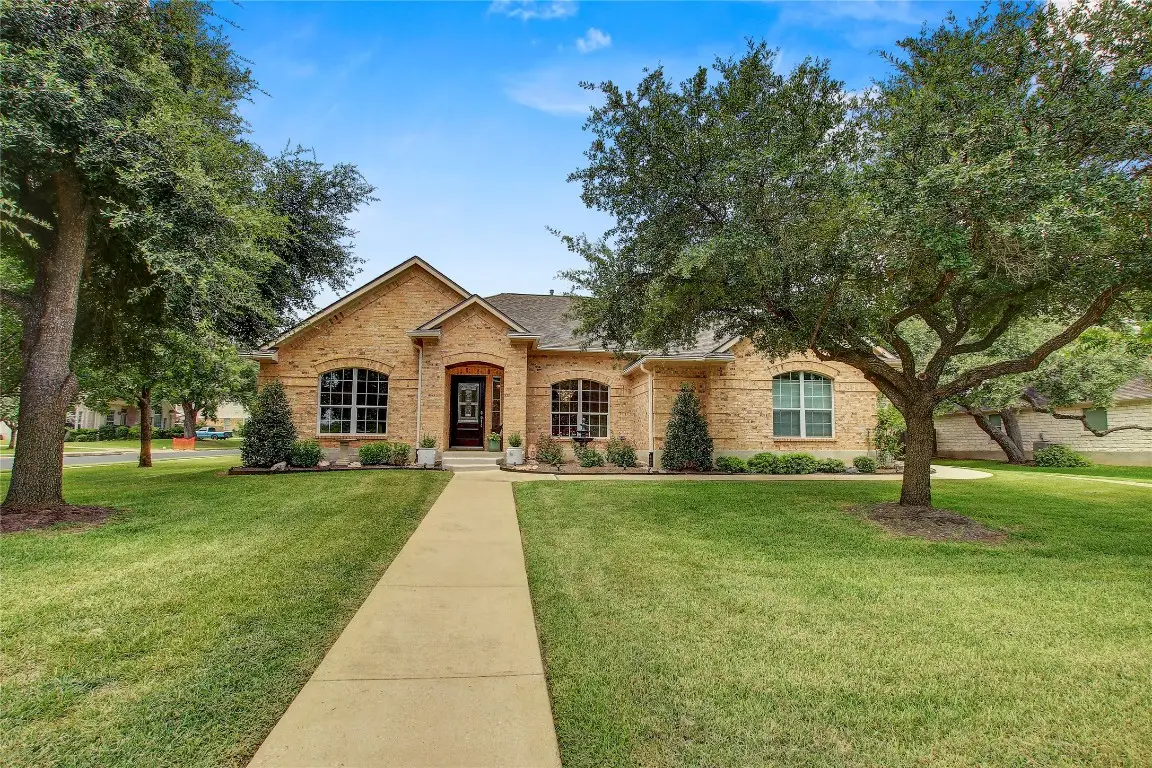 Traditional 4-Bedroom Ranch-Style Home for a Corner Lot with Covered Patio and 3-Car Side-Entry Garage (2,866 Sq. Ft. Floor Plan)
