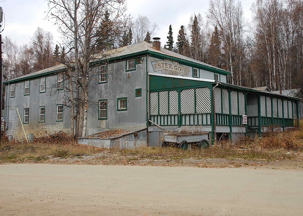 Ester Town Image