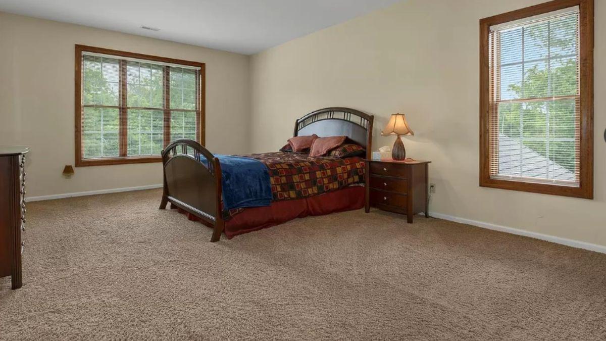 Relax in This Light-Filled Bedroom with Earthy Tones