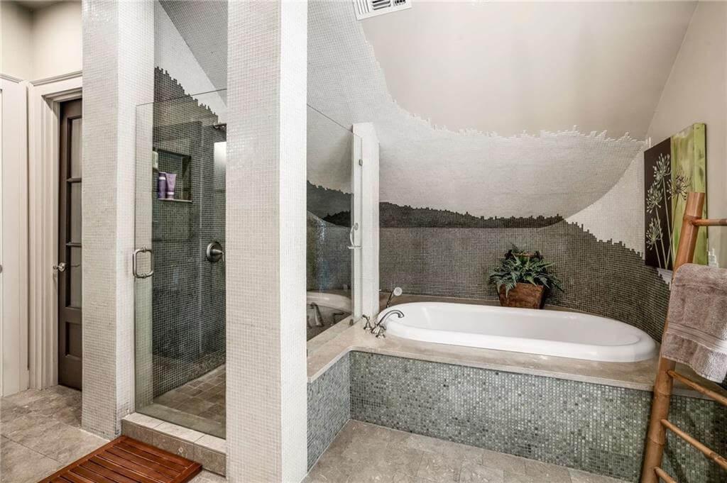 Immerse Yourself in a Mosaic-Covered Bath Retreat