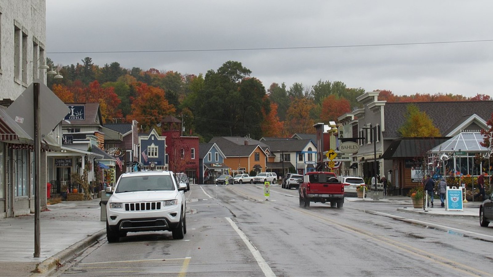 Suttons Bay MI Town Image