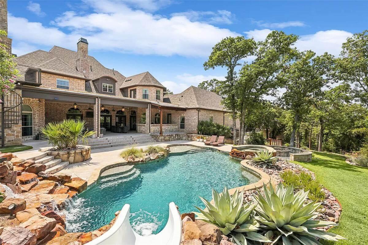 Dive into Luxury: This Estate
