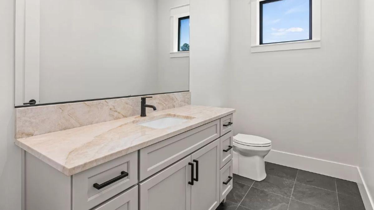 Modern Bathroom Simplicity with a Touch of Elegance