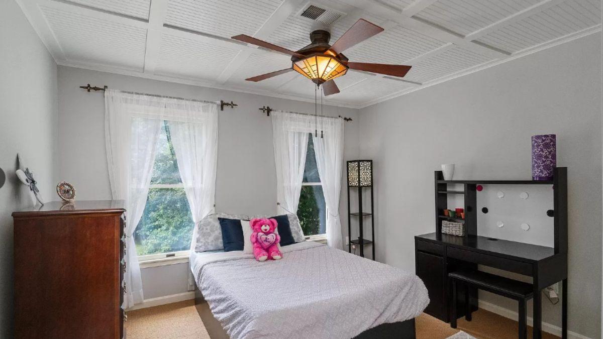 Discover This Tranquil Bedroom with a Cozy Ceiling Fan